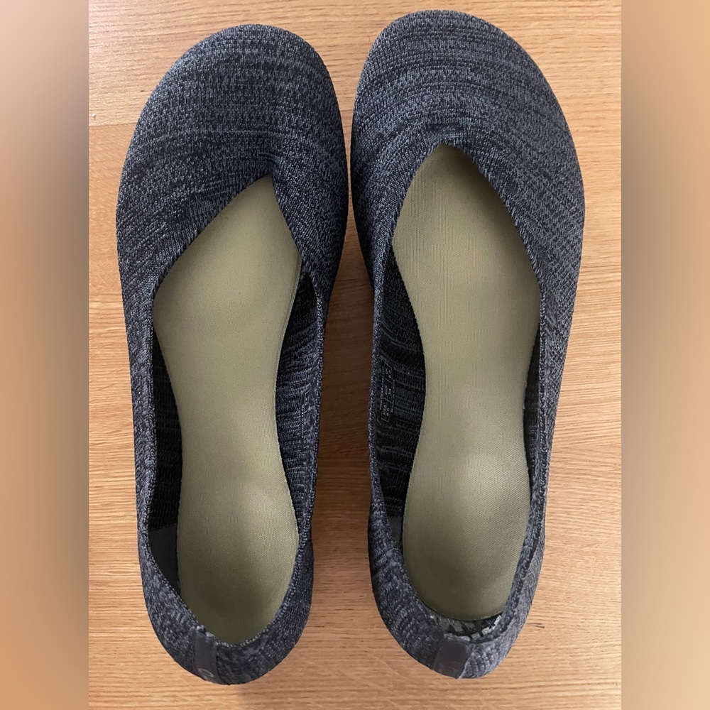 Oesh Dream Ballet Flats original design gray fits women’s 7.5